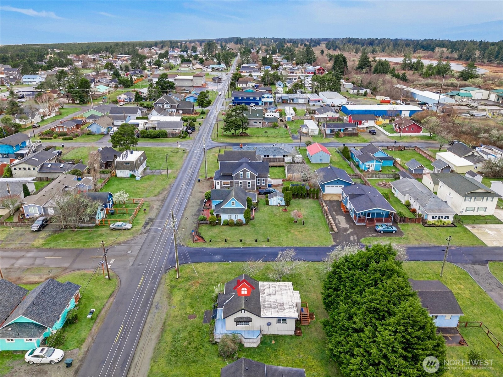 310 Washington Avenue N, Long Beach, WA 98631