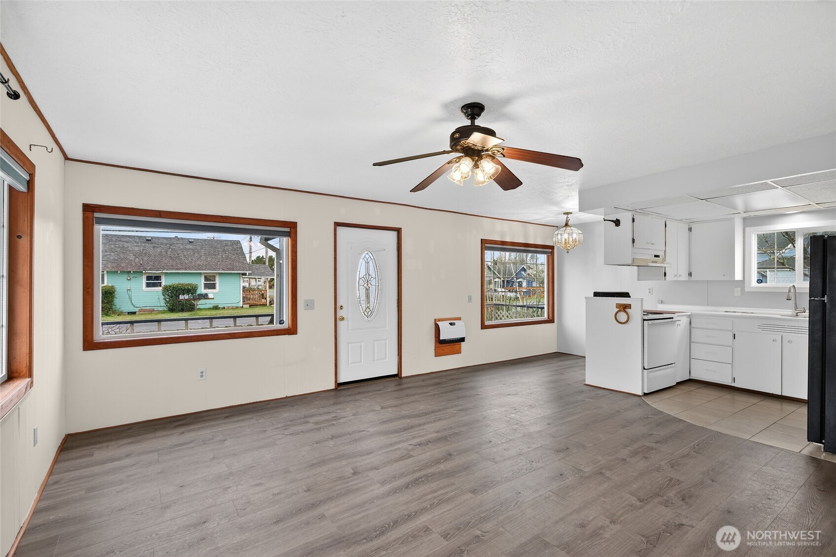 310 Washington Avenue N, Long Beach, WA 98631