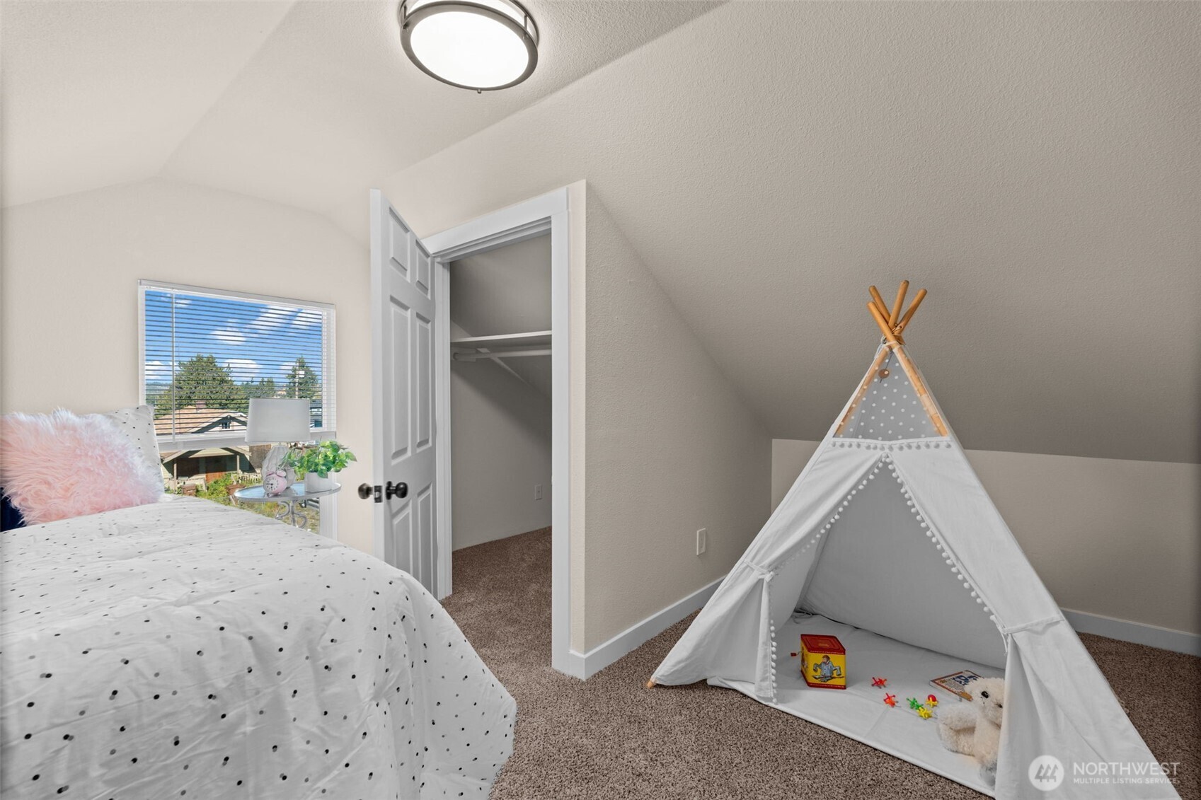 3525 E T Street , Tacoma, WA 98404