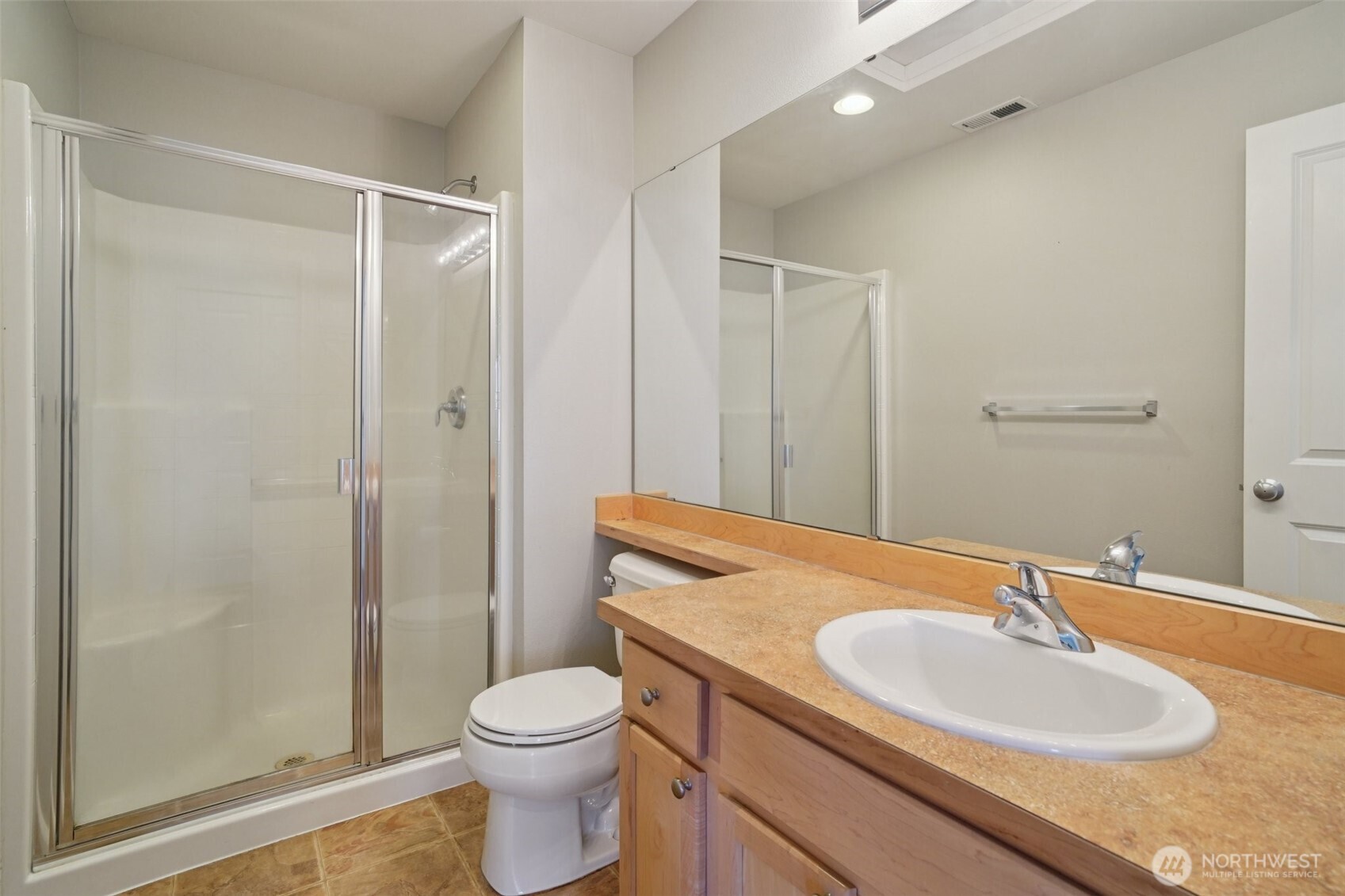 5909 Panorama Drive SE #12-104, Auburn, WA 98092