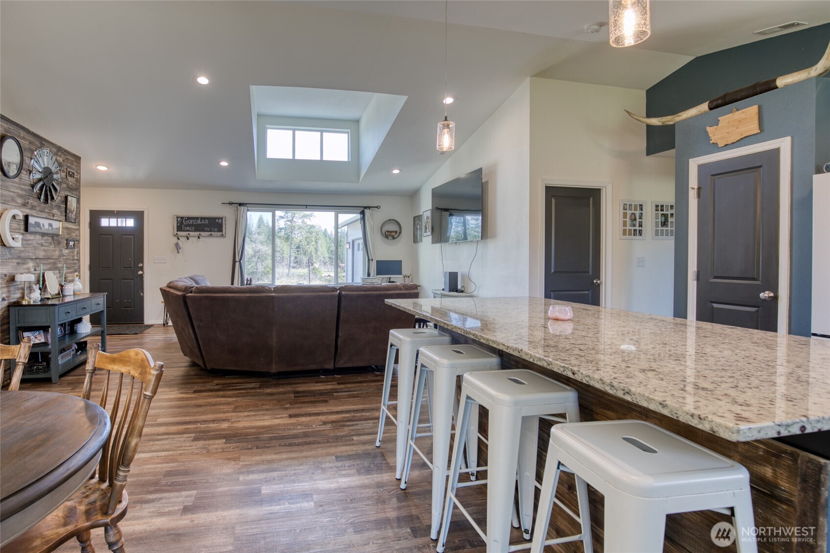 280 W Newberry Lane , Elma, WA 98541