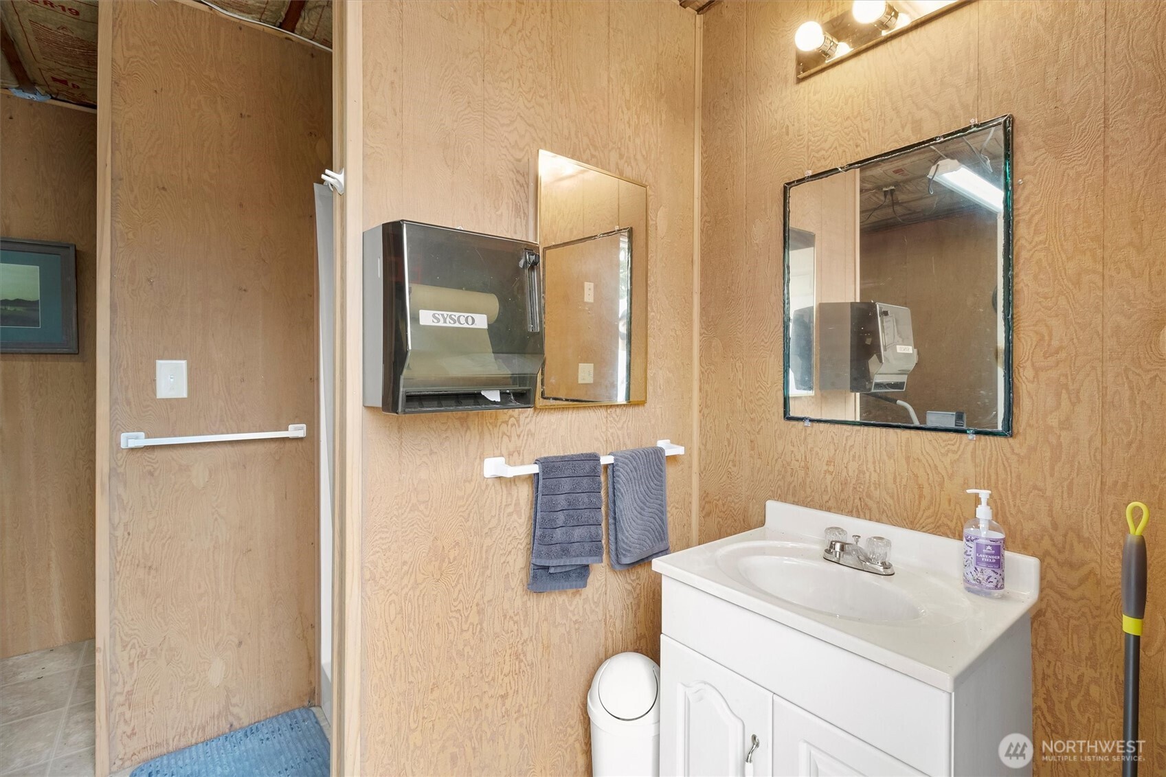 17703 W Big Lake Blvd , Mount Vernon, WA 98274