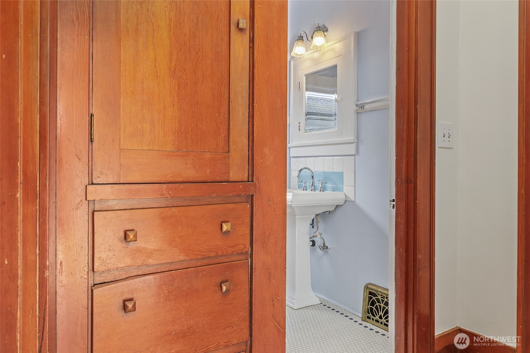 2158 N 50th Street , Seattle, WA 98103