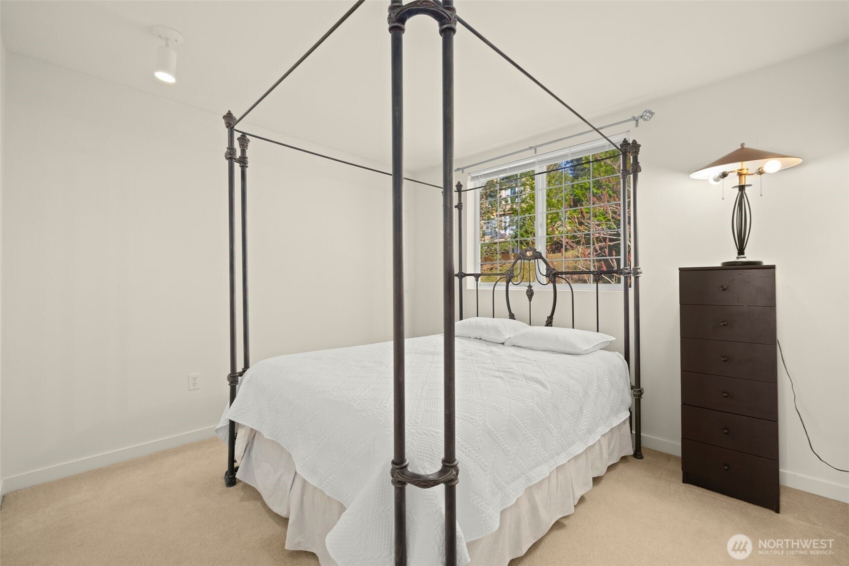 23120 SE Black Nugget Road #E1, Issaquah, WA 98029