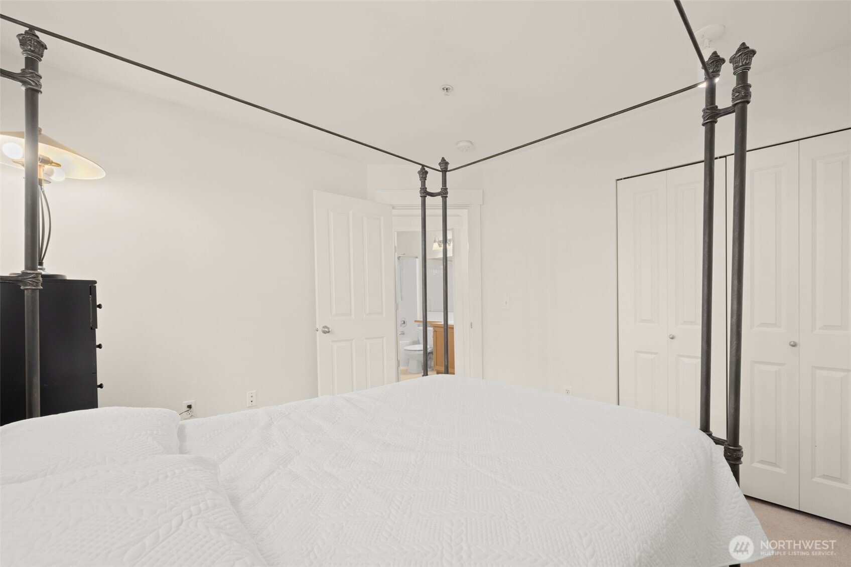 23120 SE Black Nugget Road #E1, Issaquah, WA 98029