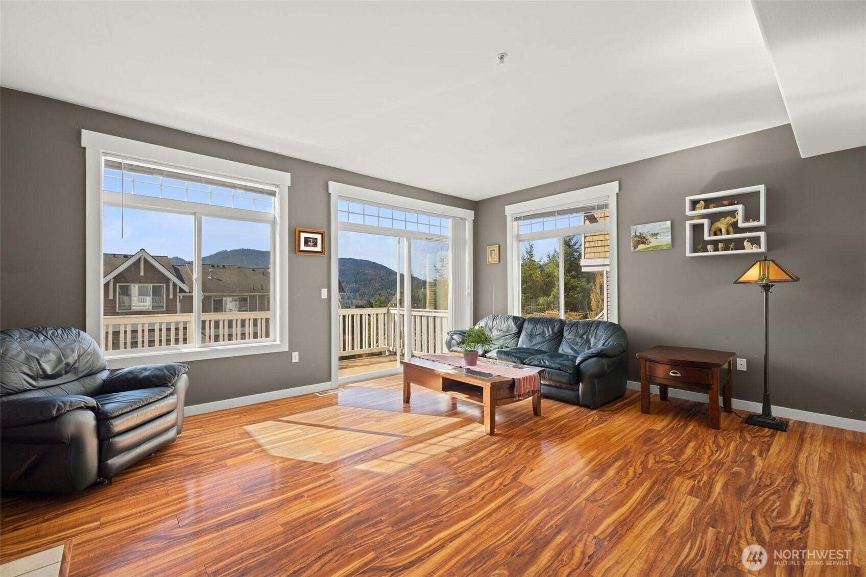 23120 SE Black Nugget Road #E1, Issaquah, WA 98029