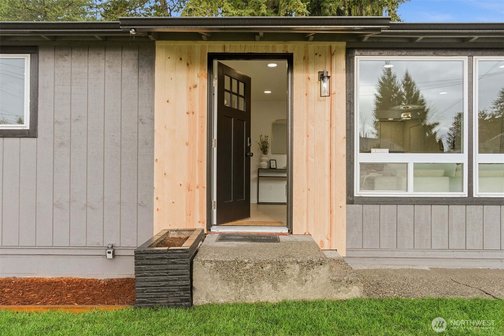 12002 2nd Avenue SW, Seattle, WA 98146-2933