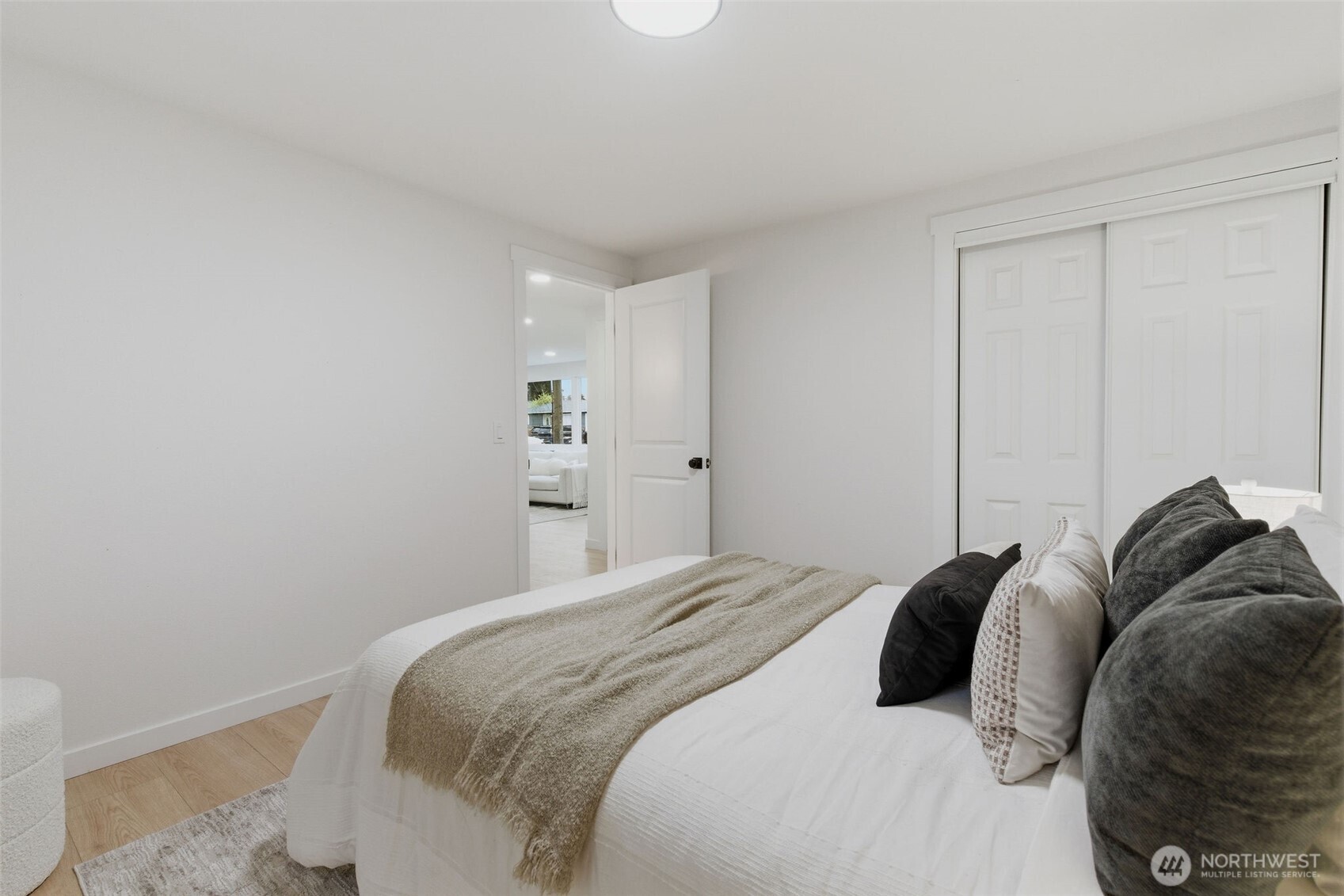 12002 2nd Avenue SW, Seattle, WA 98146-2933