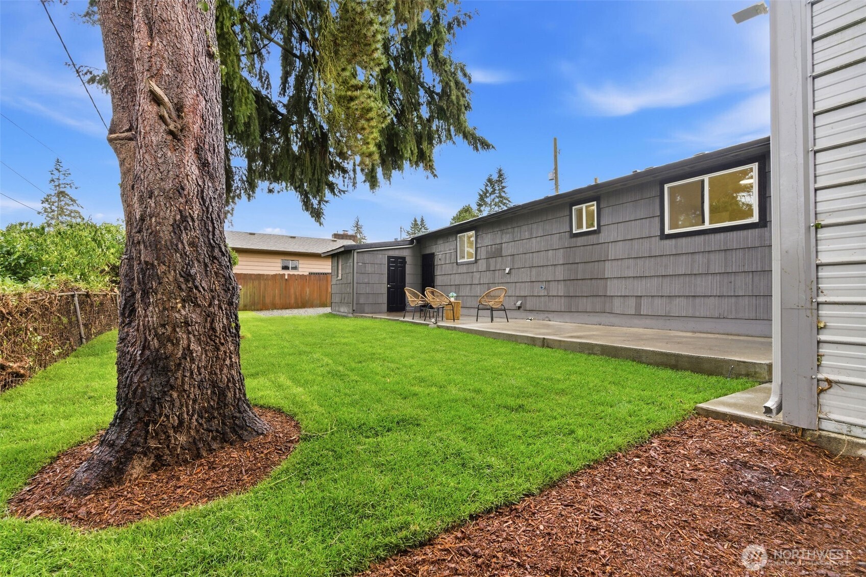 12002 2nd Avenue SW, Seattle, WA 98146-2933