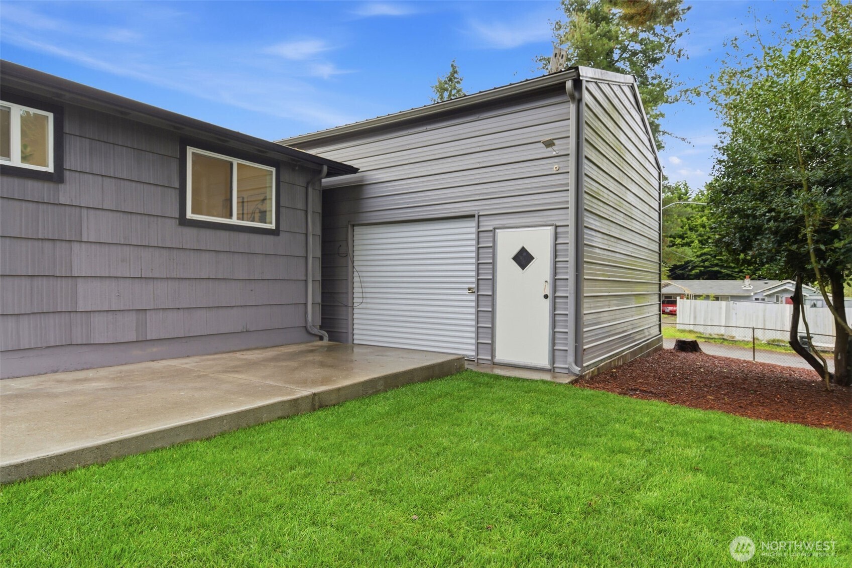 12002 2nd Avenue SW, Seattle, WA 98146-2933