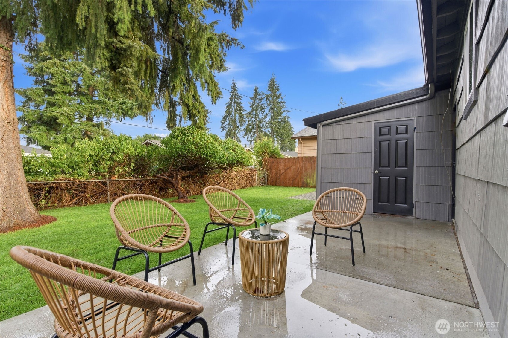 12002 2nd Avenue SW, Seattle, WA 98146-2933