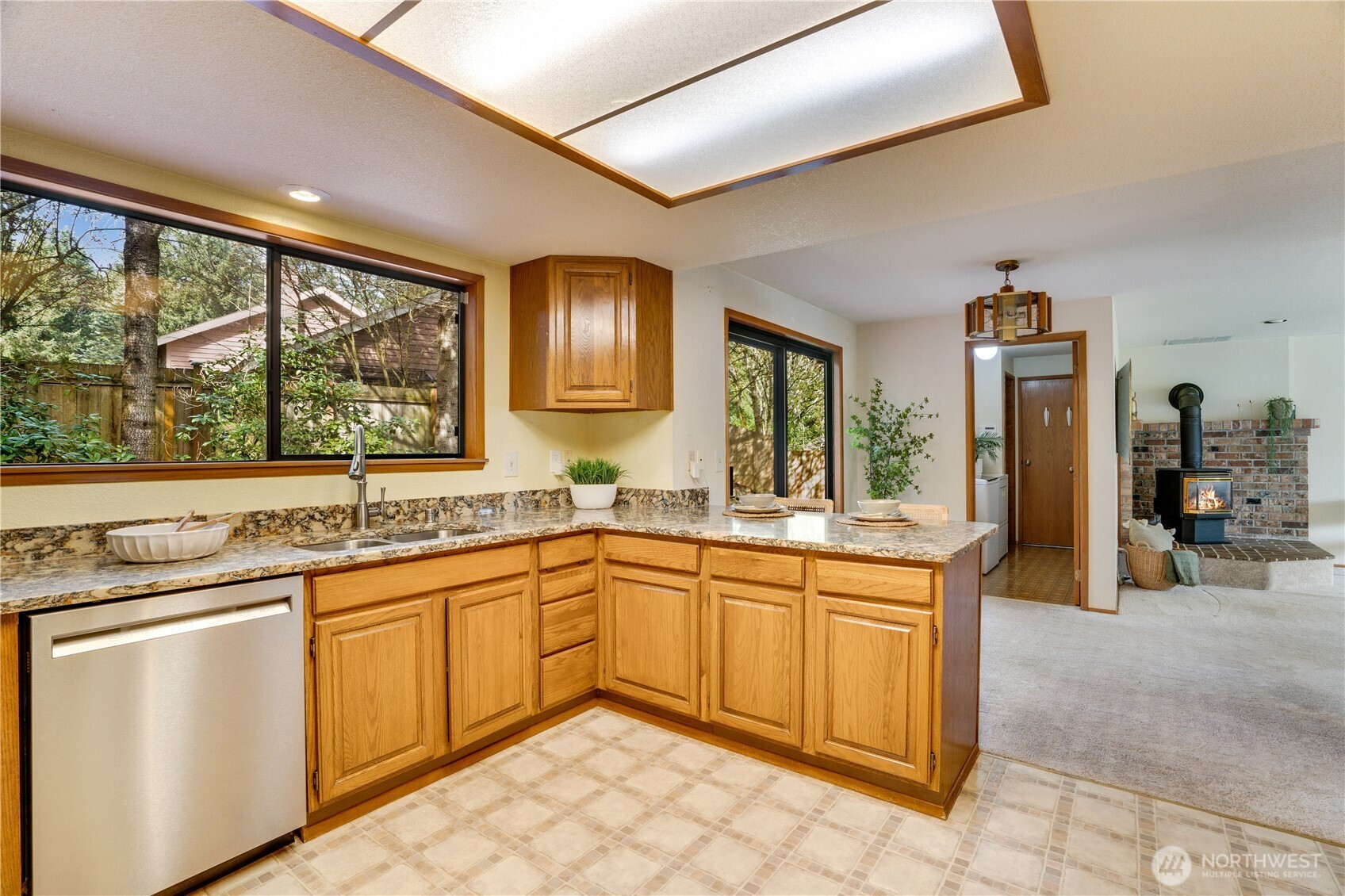 6802 Twin Hills Drive W, University Place, WA 98467