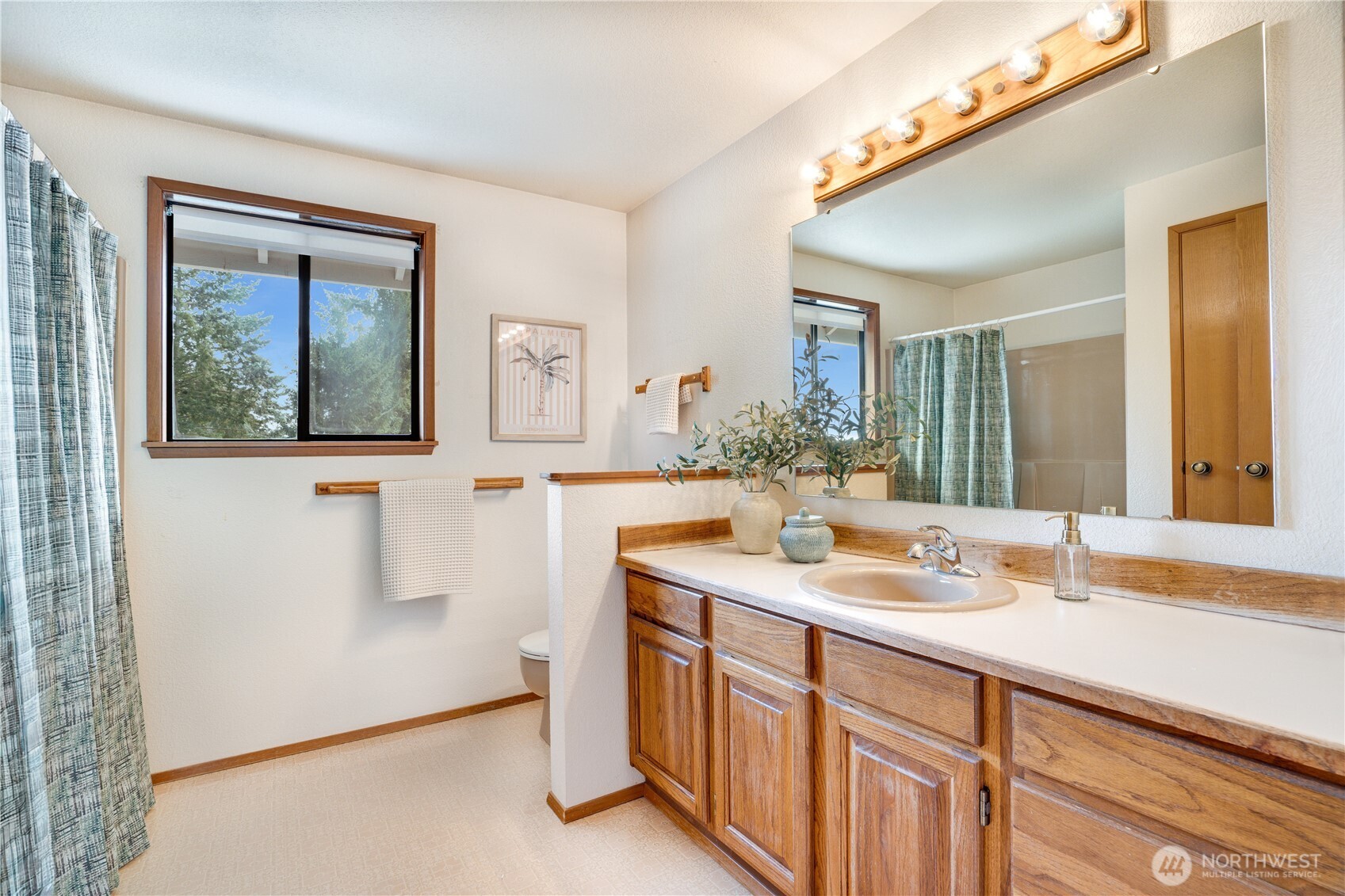 6802 Twin Hills Drive W, University Place, WA 98467