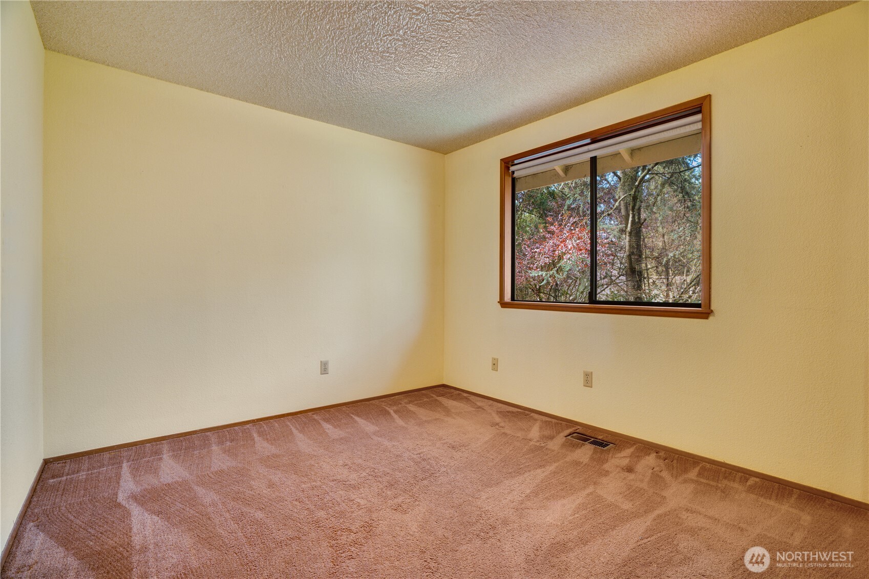 6802 Twin Hills Drive W, University Place, WA 98467