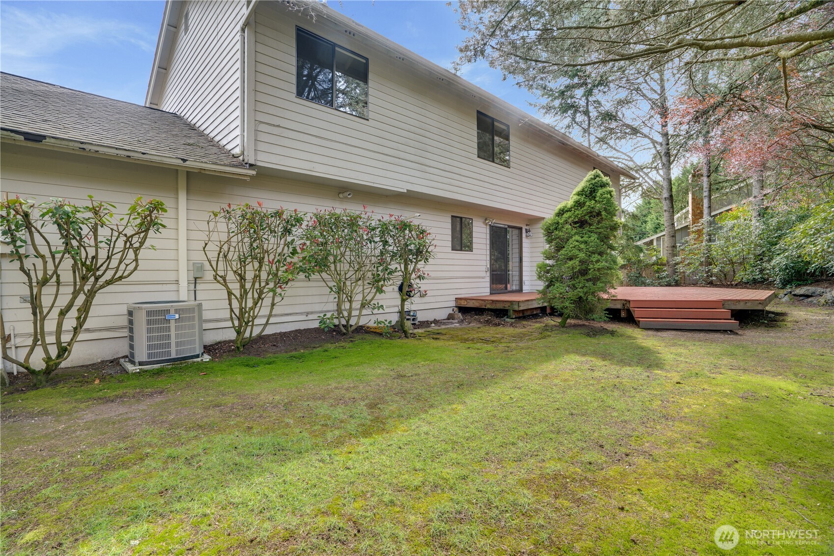 6802 Twin Hills Drive W, University Place, WA 98467