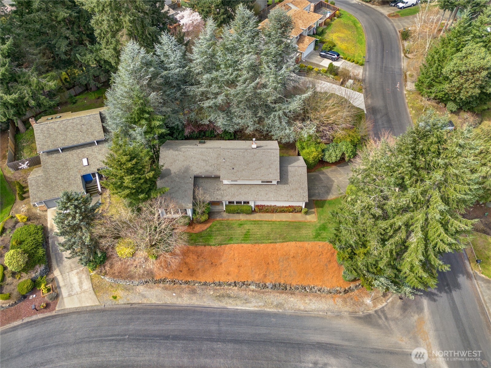 6802 Twin Hills Drive W, University Place, WA 98467