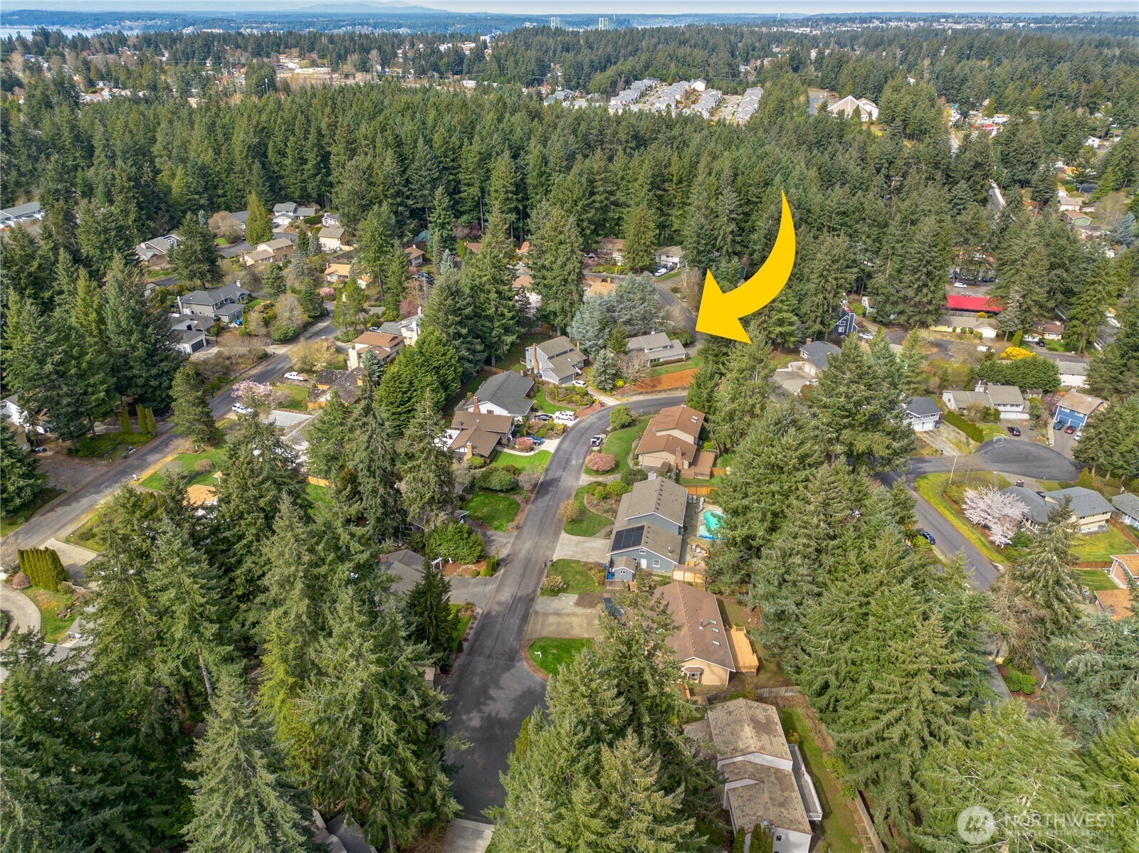 6802 Twin Hills Drive W, University Place, WA 98467