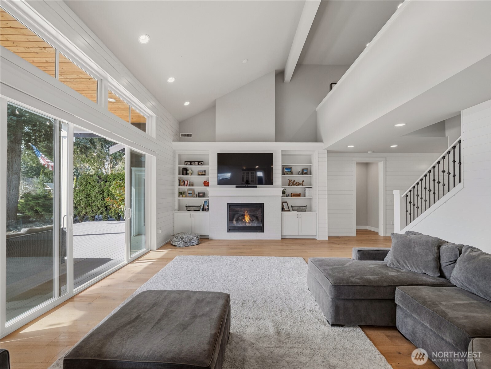 28911 220th Place SE, Black Diamond, WA 98010