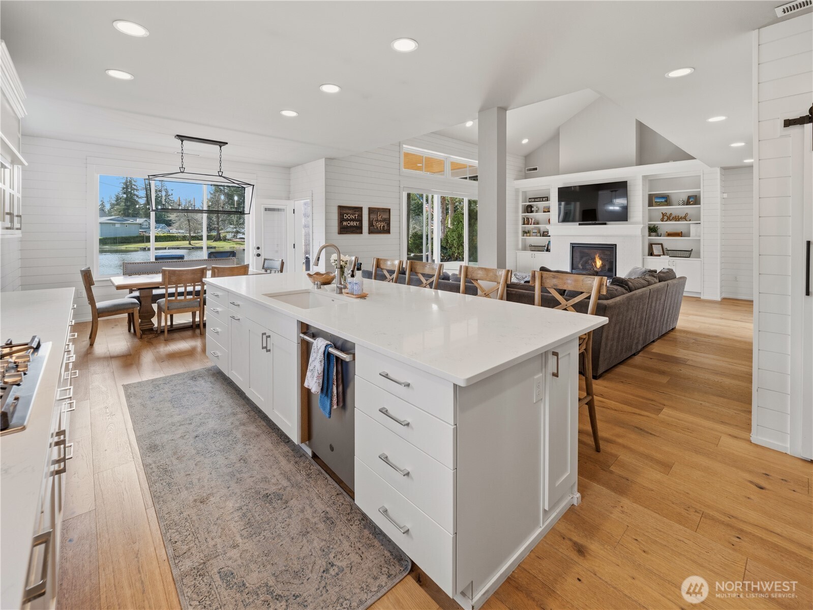 28911 220th Place SE, Black Diamond, WA 98010