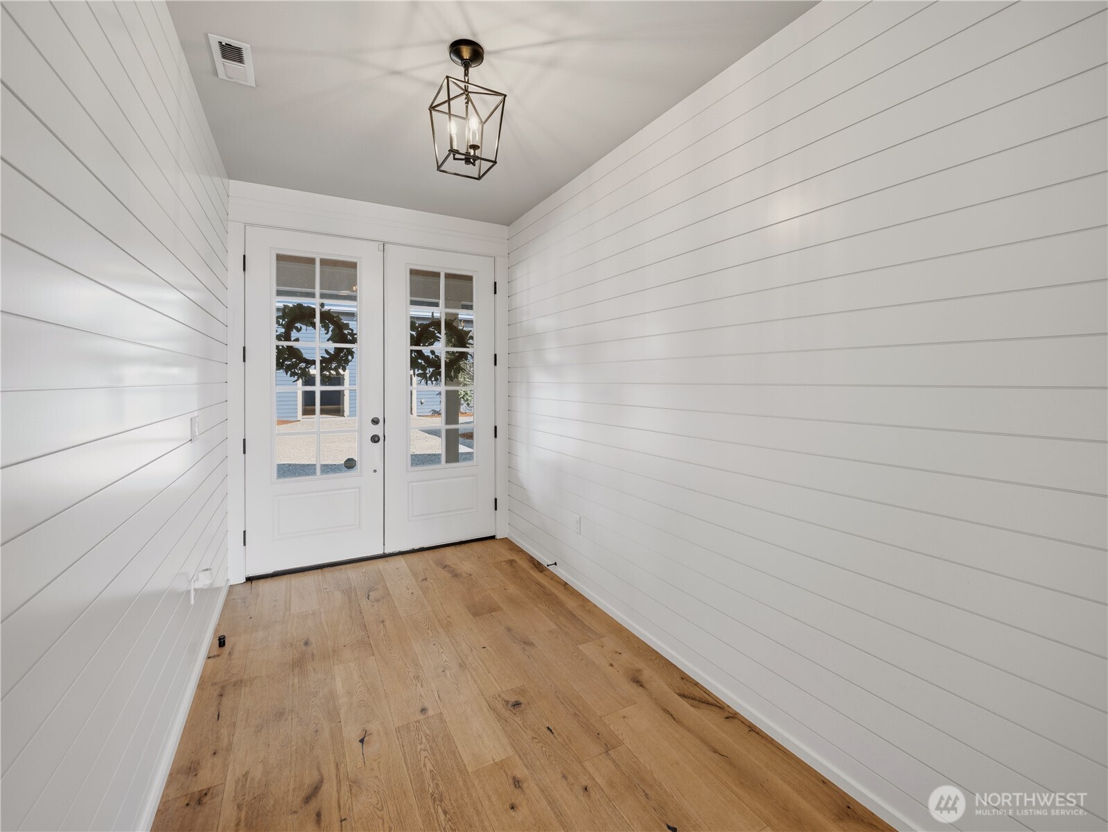 28911 220th Place SE, Black Diamond, WA 98010