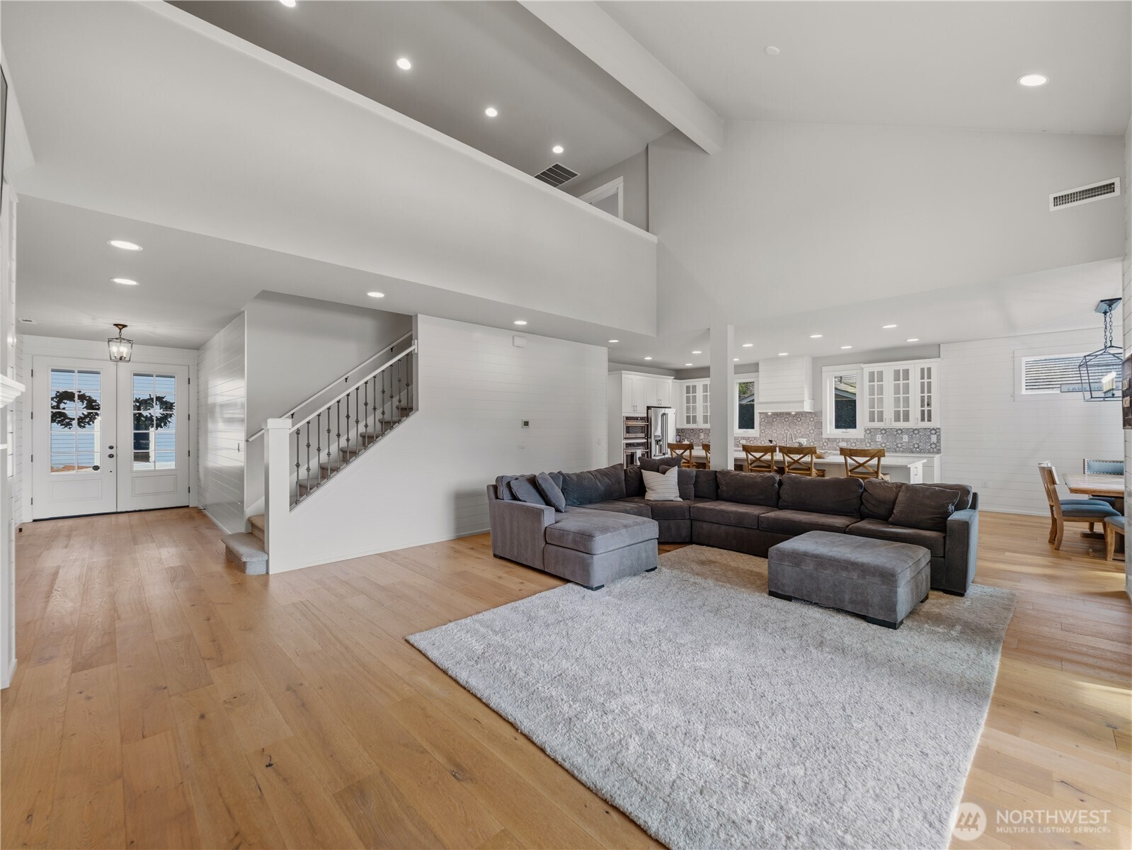 28911 220th Place SE, Black Diamond, WA 98010