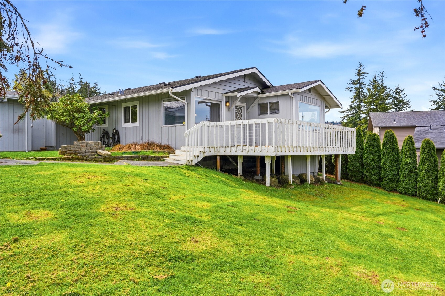 206 E Wall Street , Camano Island, WA 98282