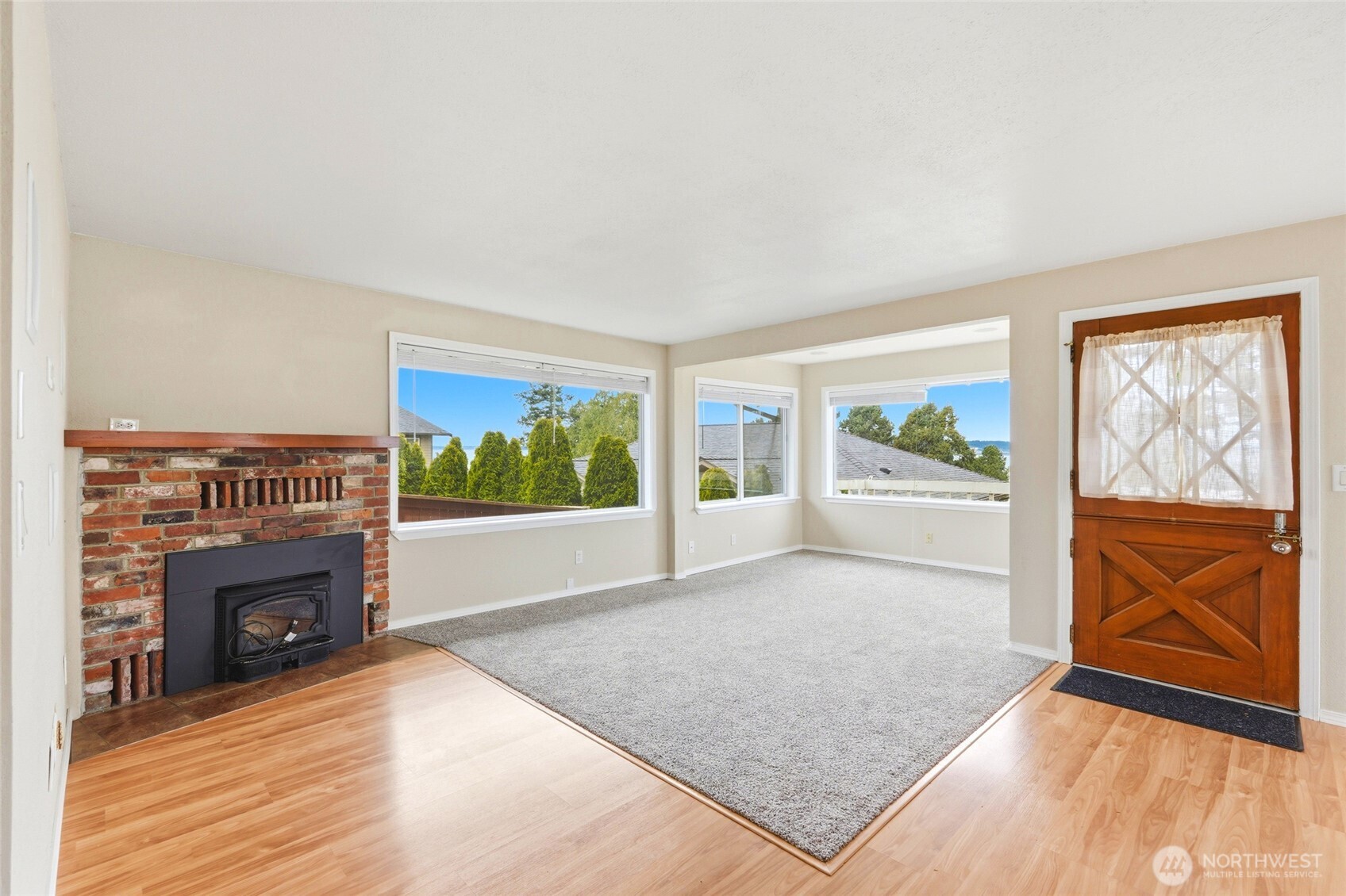 206 E Wall Street , Camano Island, WA 98282