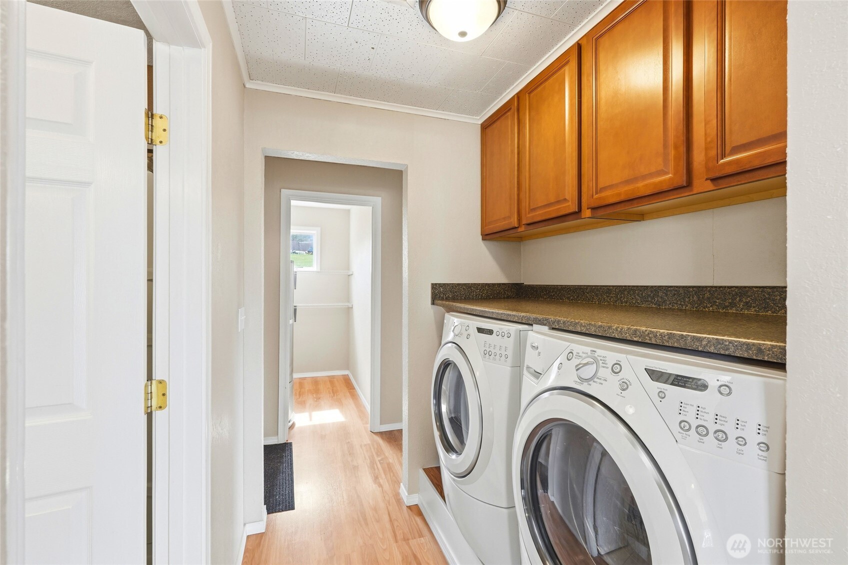 206 E Wall Street , Camano Island, WA 98282