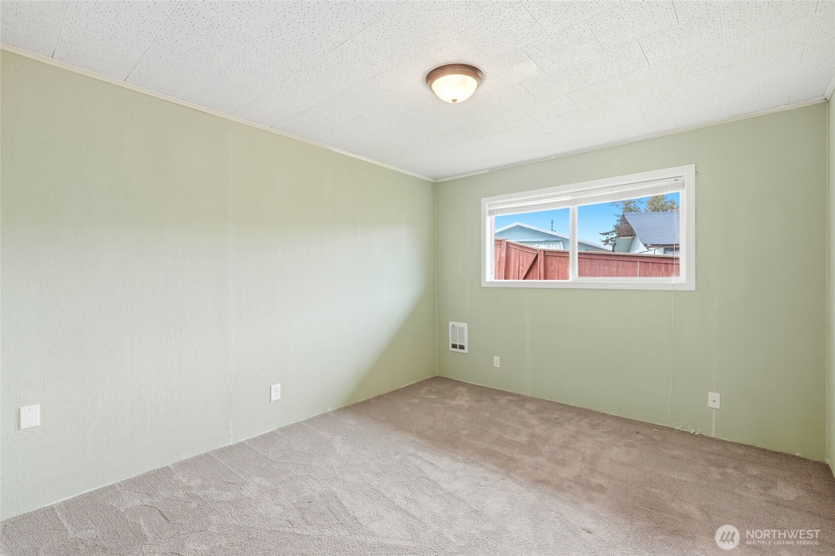 206 E Wall Street , Camano Island, WA 98282