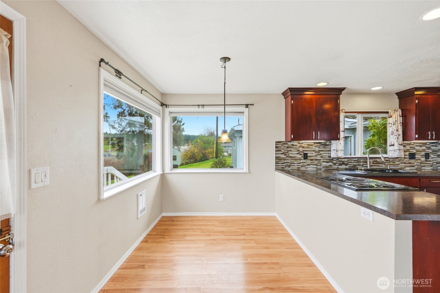 206 E Wall Street , Camano Island, WA 98282