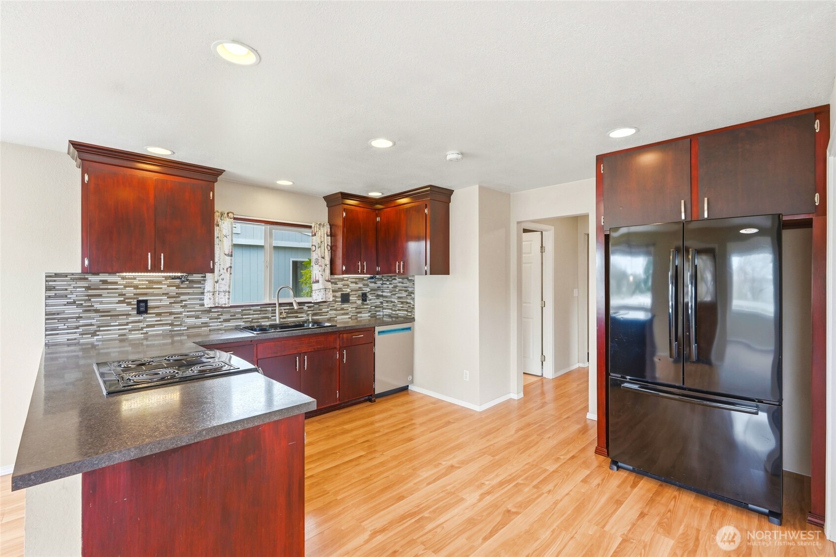 206 E Wall Street , Camano Island, WA 98282