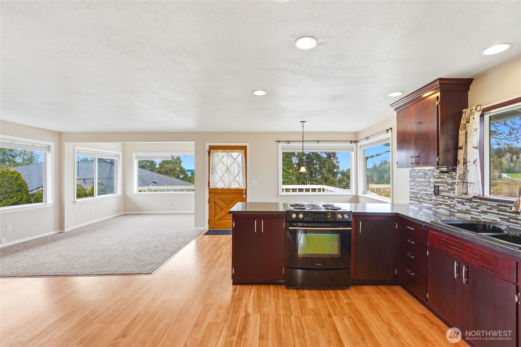 206 E Wall Street , Camano Island, WA 98282