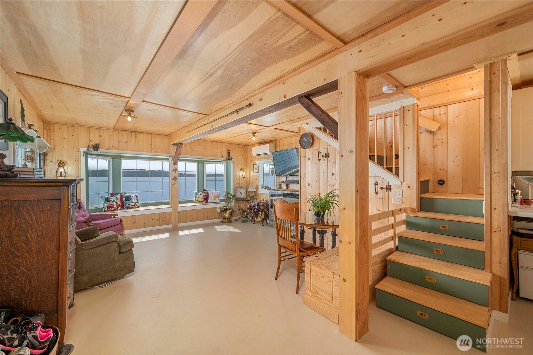 230 S 219th Street , Normandy Park, WA 98198