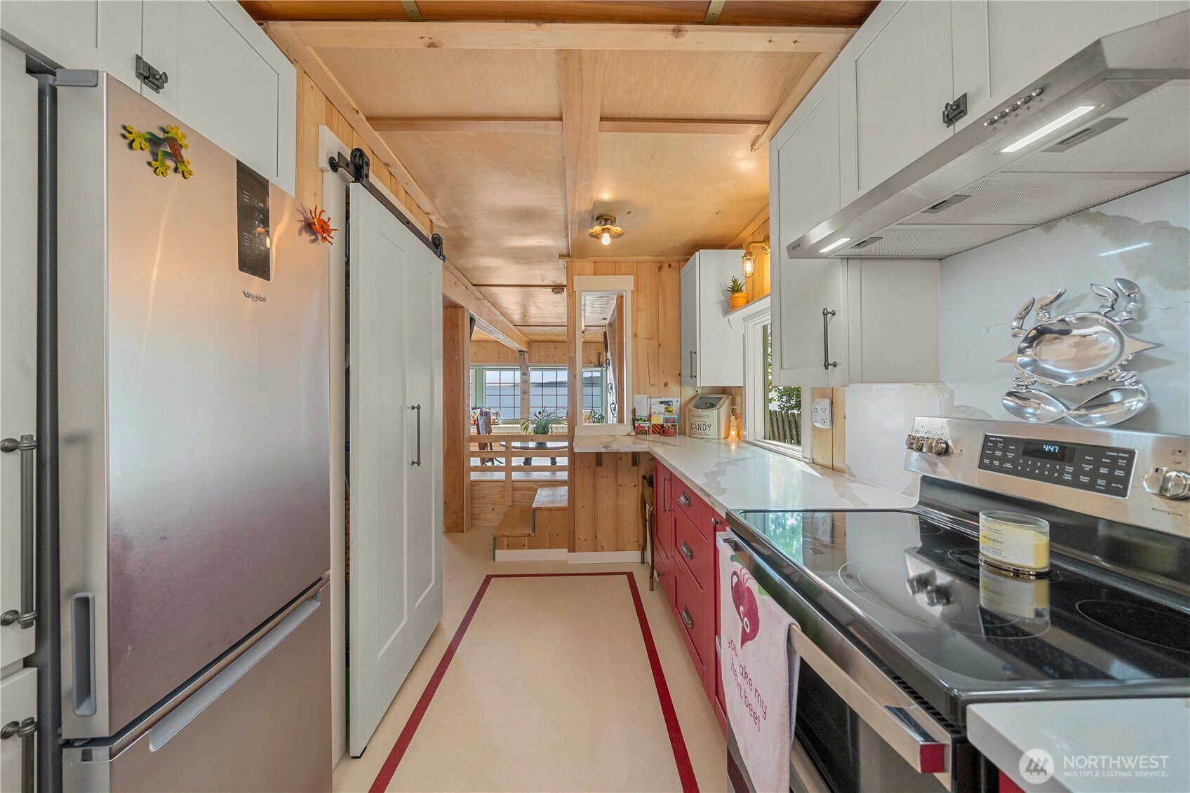 230 S 219th Street , Normandy Park, WA 98198