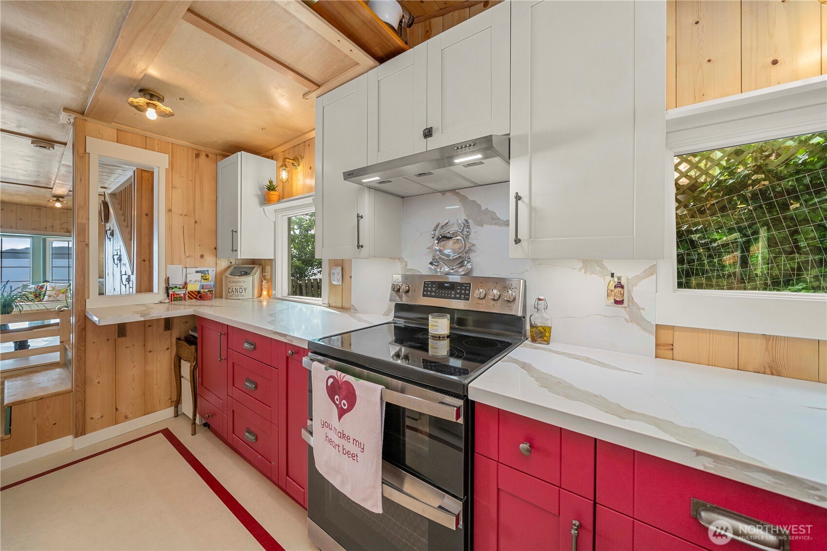 230 S 219th Street , Normandy Park, WA 98198