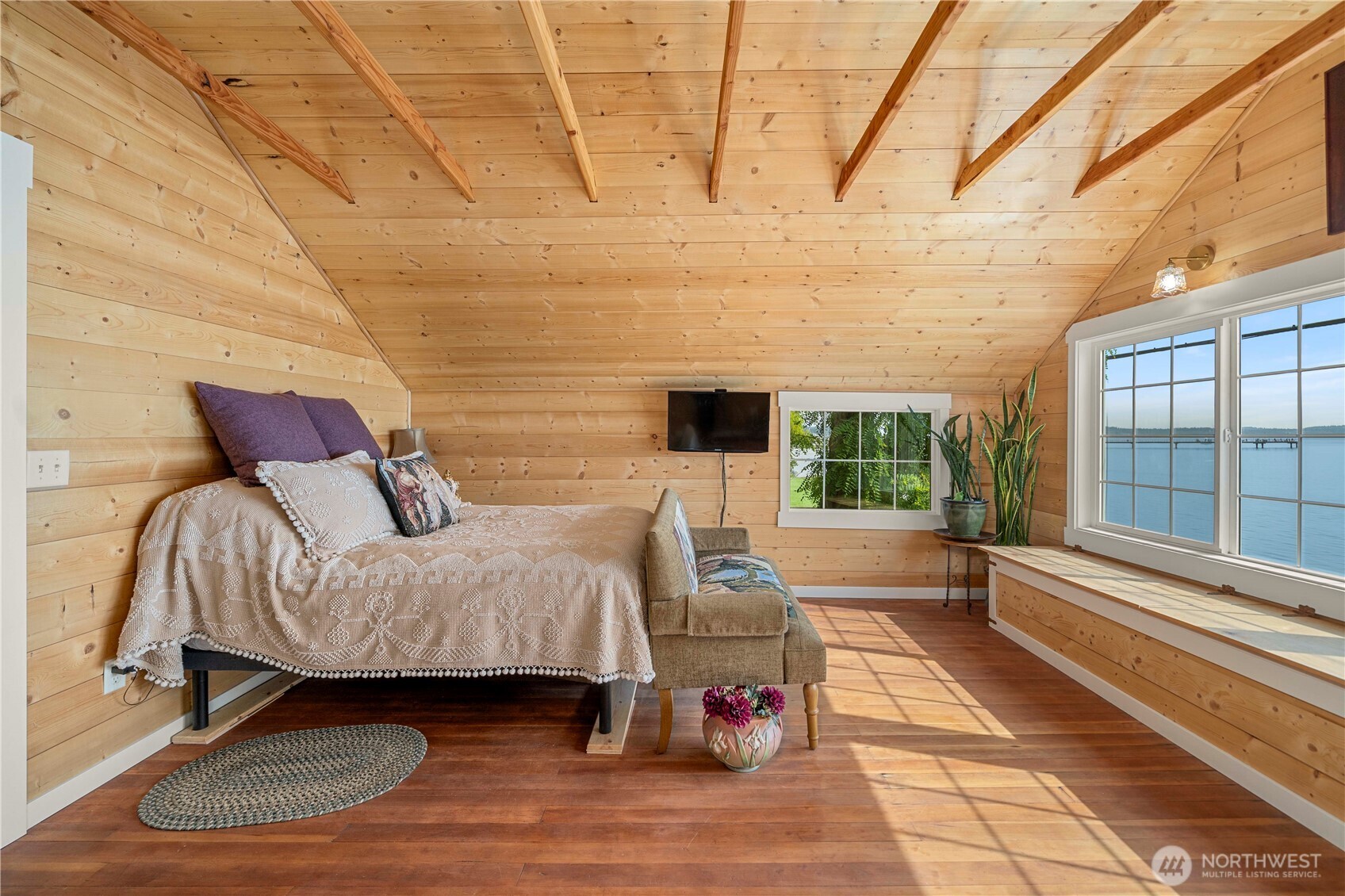 230 S 219th Street , Normandy Park, WA 98198