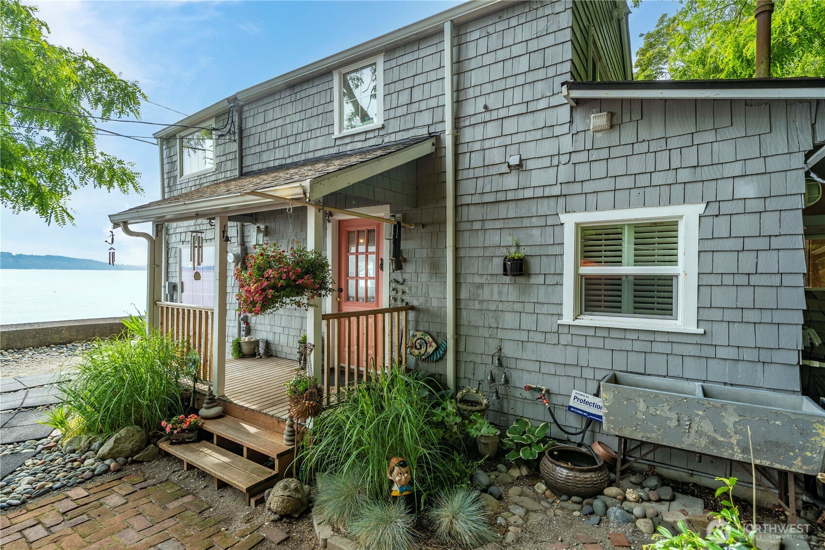 230 S 219th Street , Normandy Park, WA 98198