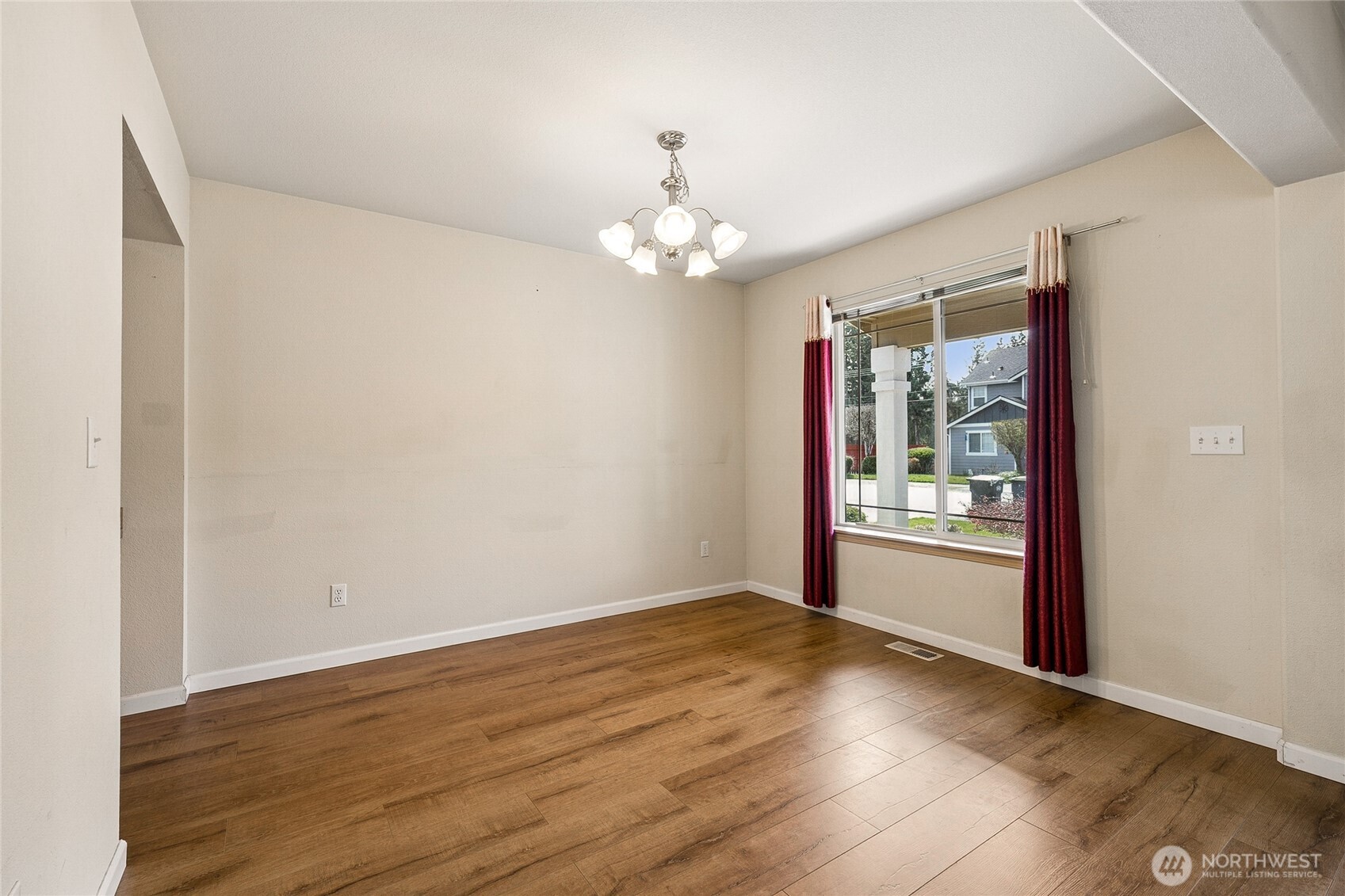 16425 39th Avenue E, Tacoma, WA 98446