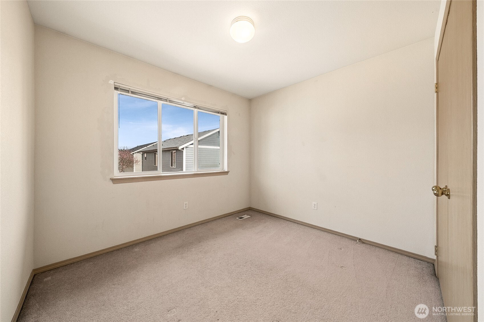 16425 39th Avenue E, Tacoma, WA 98446