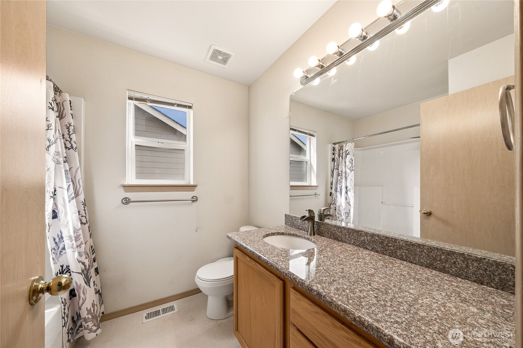 16425 39th Avenue E, Tacoma, WA 98446