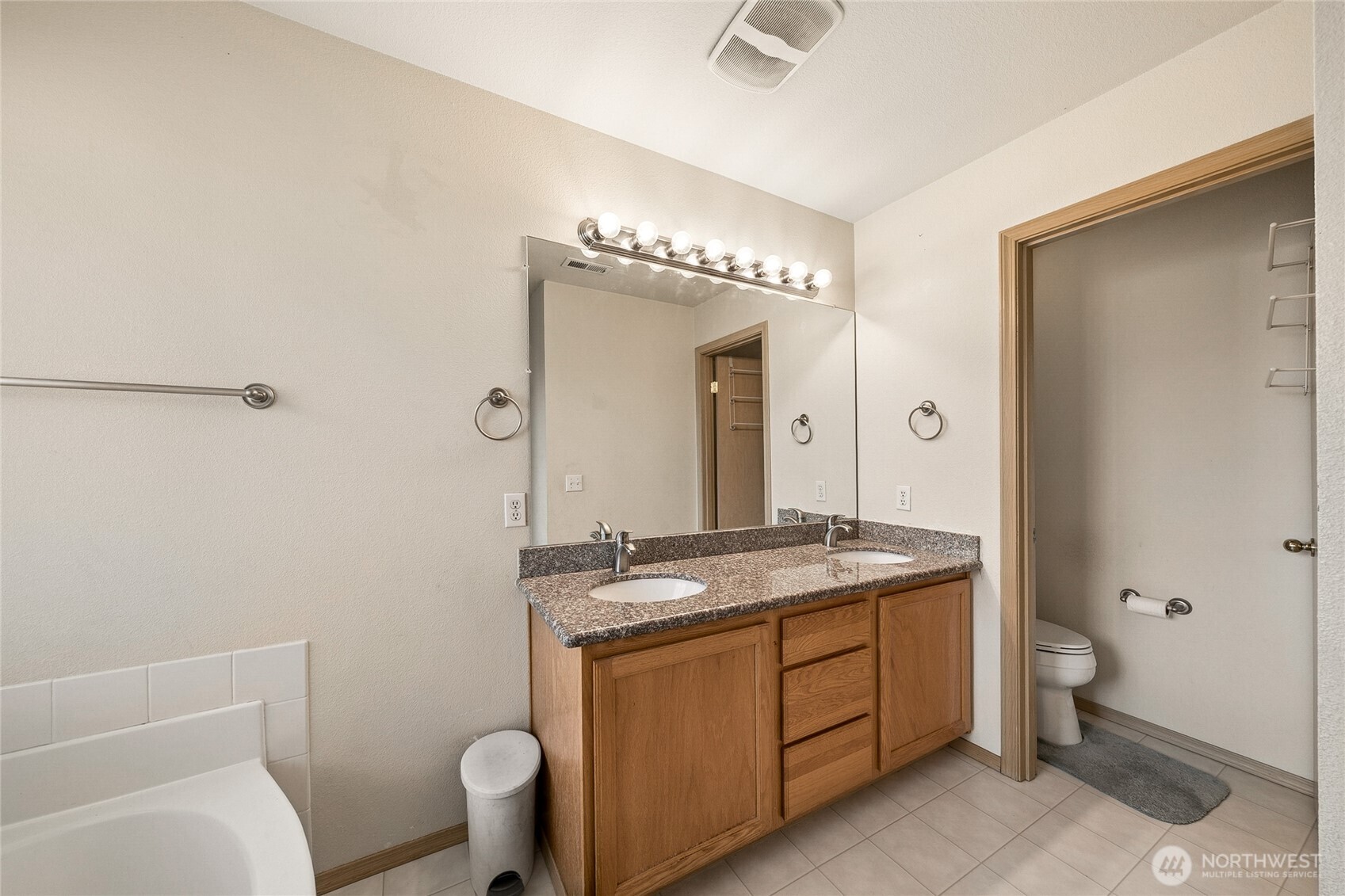 16425 39th Avenue E, Tacoma, WA 98446