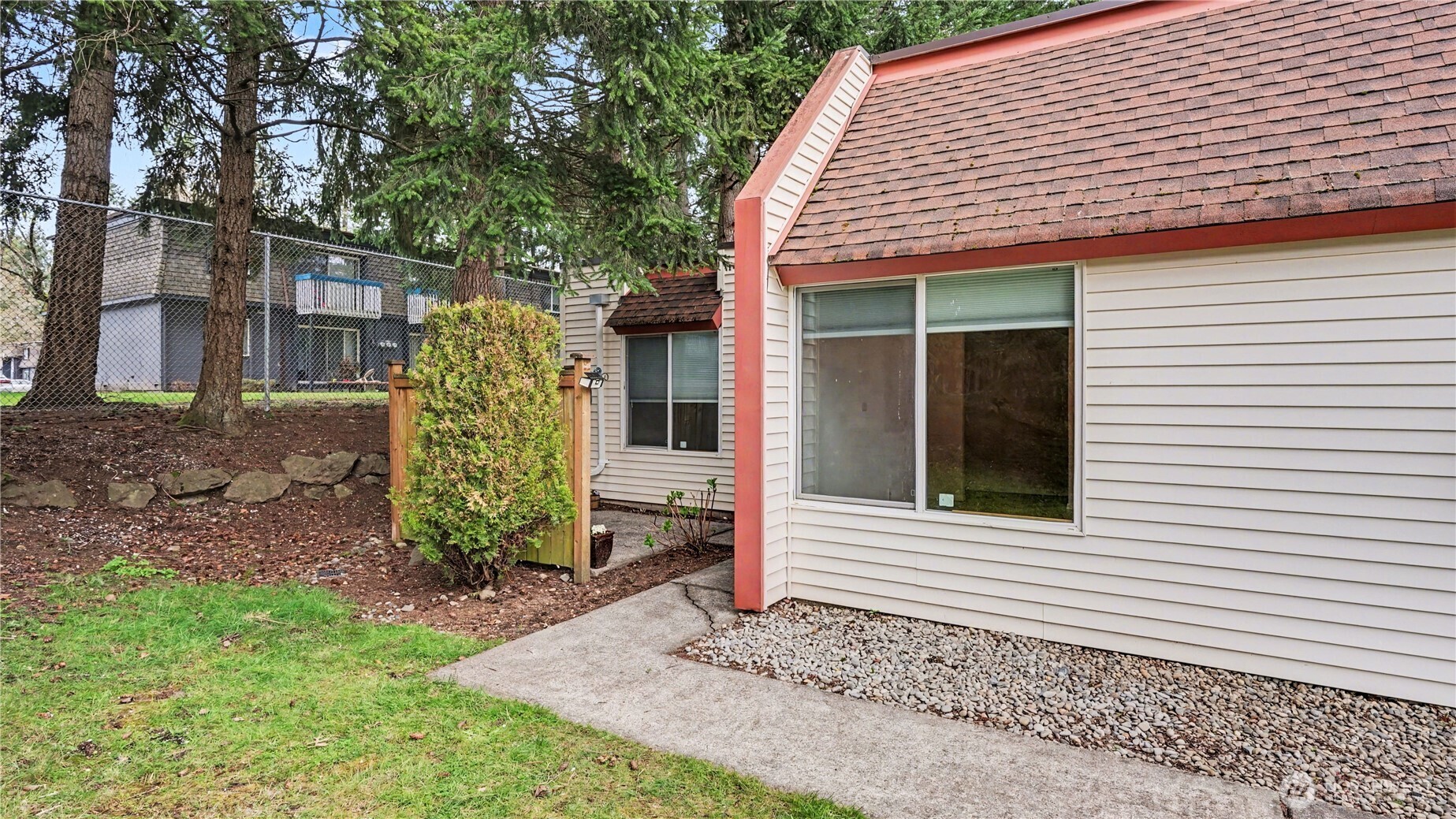 14600 SE 176th Street #J5, Renton, WA 98058
