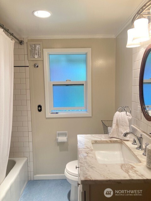 27728 Manzanita Beach Rd SW , Vashon, WA 98070