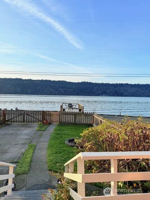 27728 Manzanita Beach Rd SW , Vashon, WA 98070
