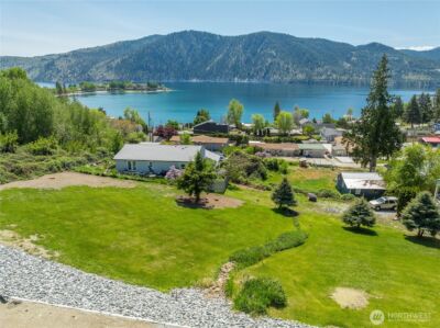 241 Lakeshore Drive , Manson, WA 98831