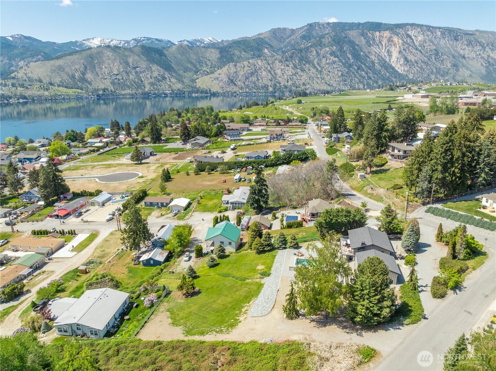 241 Lakeshore Drive , Manson, WA 98831