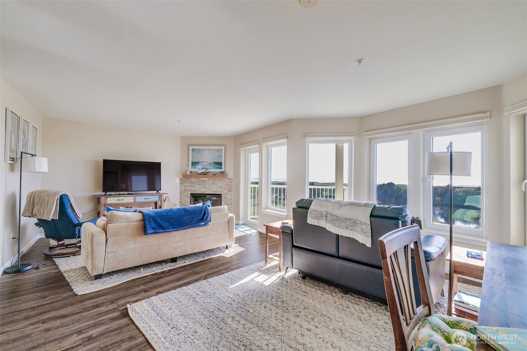 501 Shoreview Drive S #204, Long Beach, WA 98631