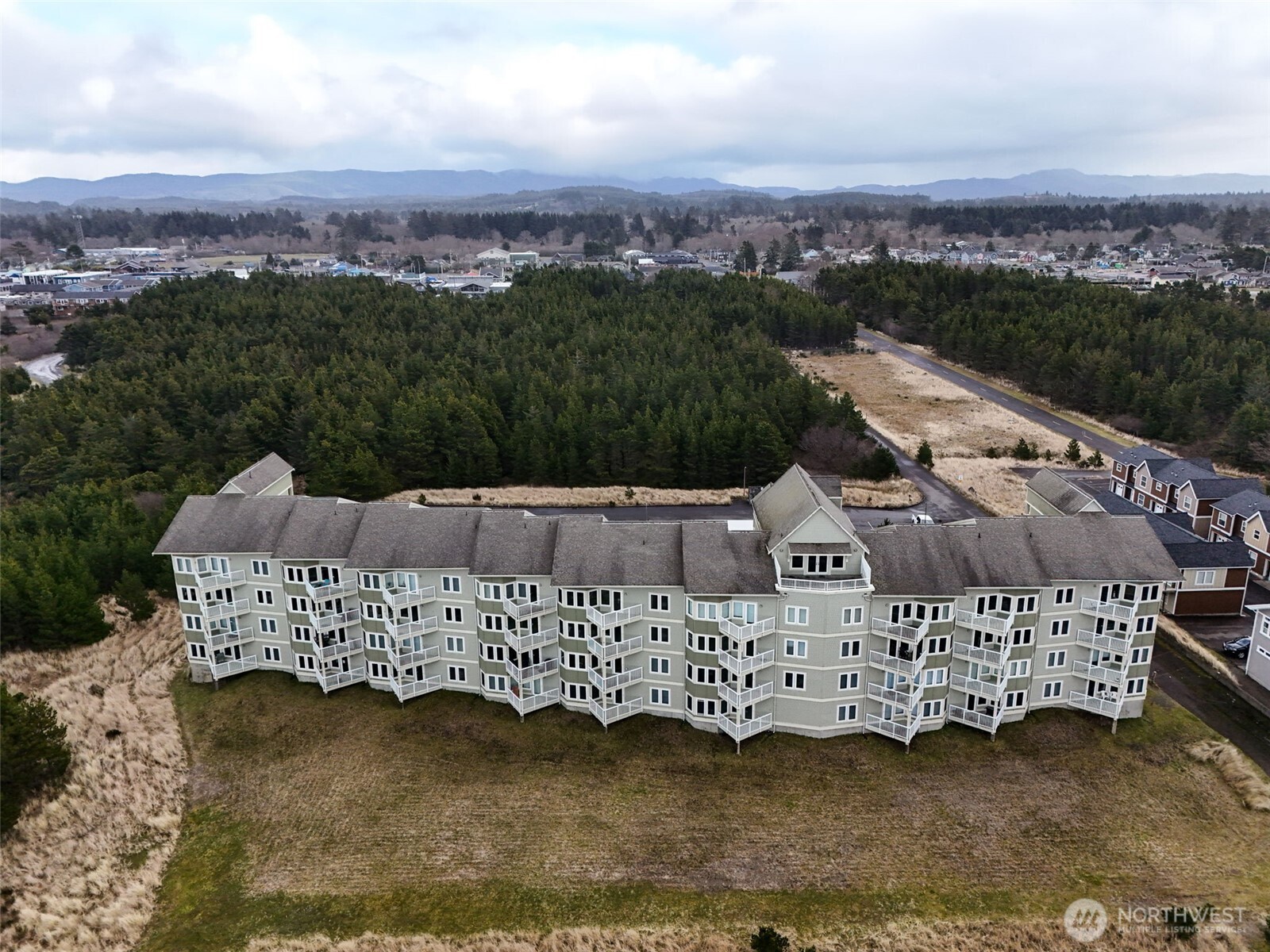 501 Shoreview Drive S #204, Long Beach, WA 98631