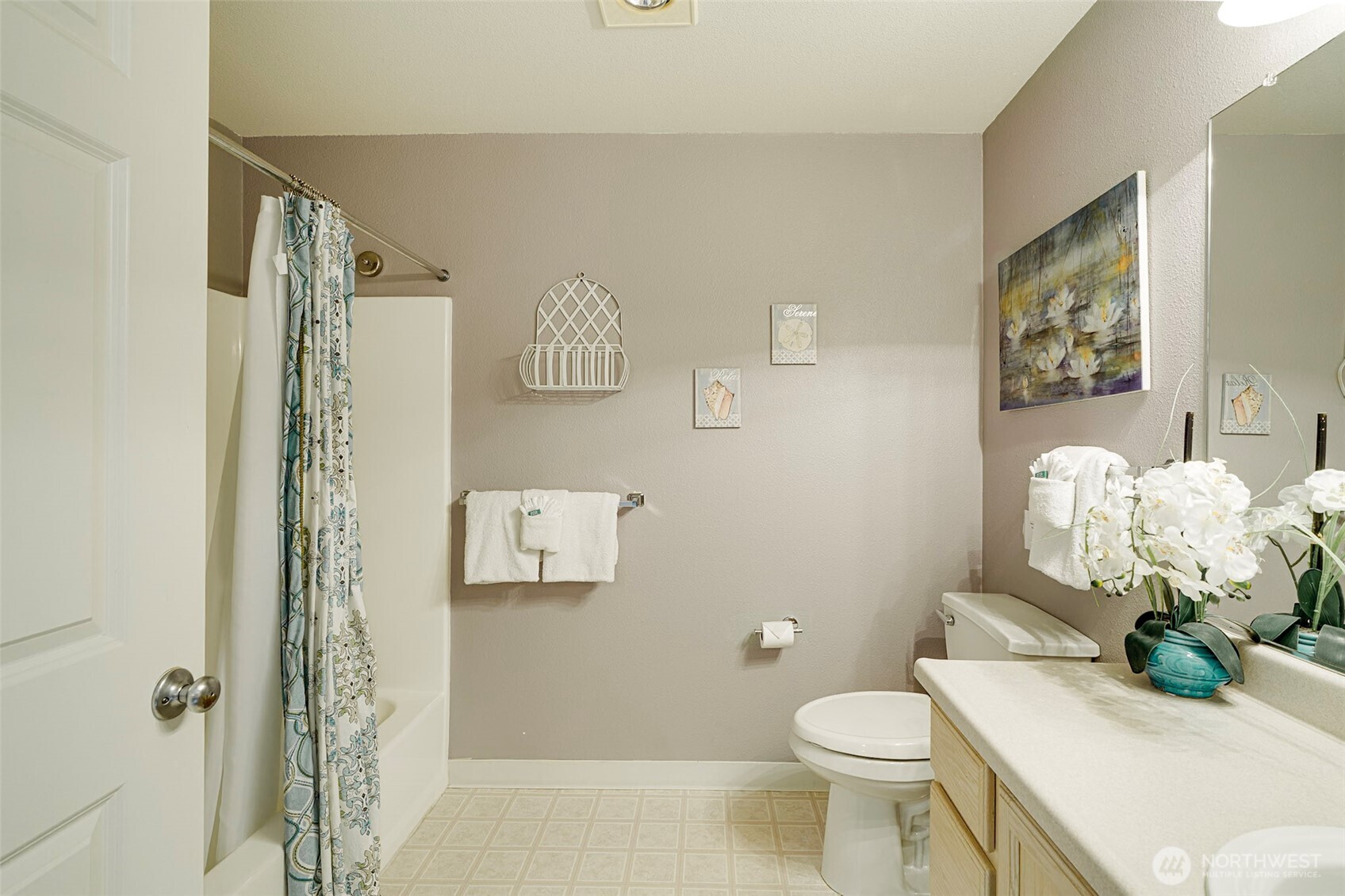 501 Shoreview Drive S #204, Long Beach, WA 98631