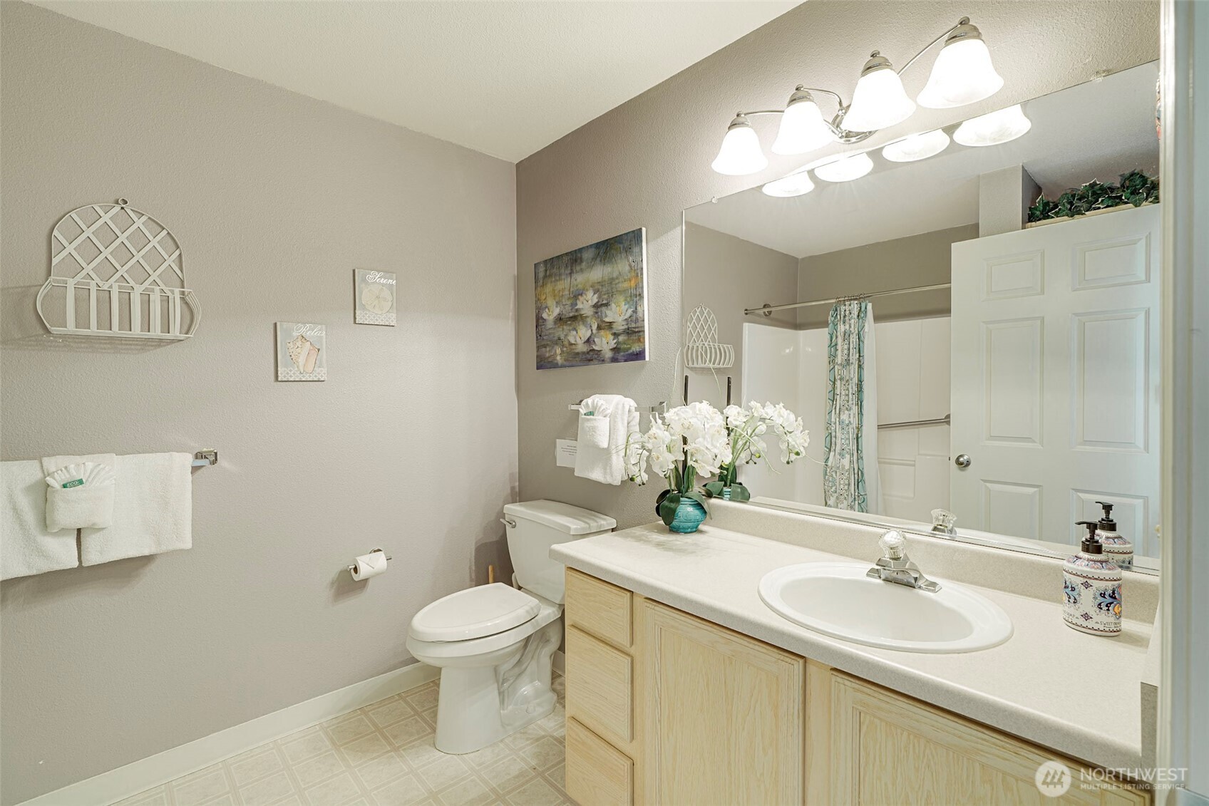 501 Shoreview Drive S #204, Long Beach, WA 98631